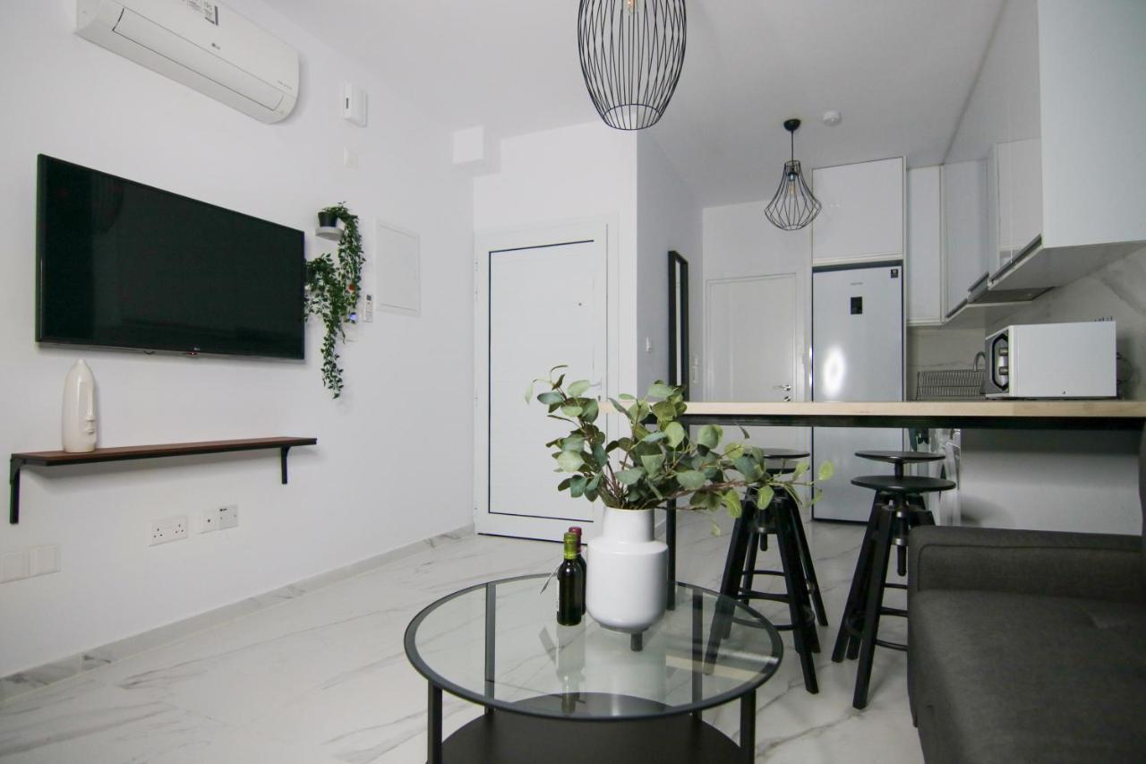 Phaedrus Living Seaside Romantic Flat Limnaria 123 Paphos Eksteriør billede